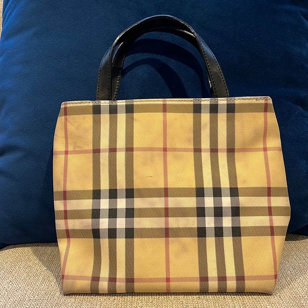 Burberry Signature Logo Small Handbag Stachel